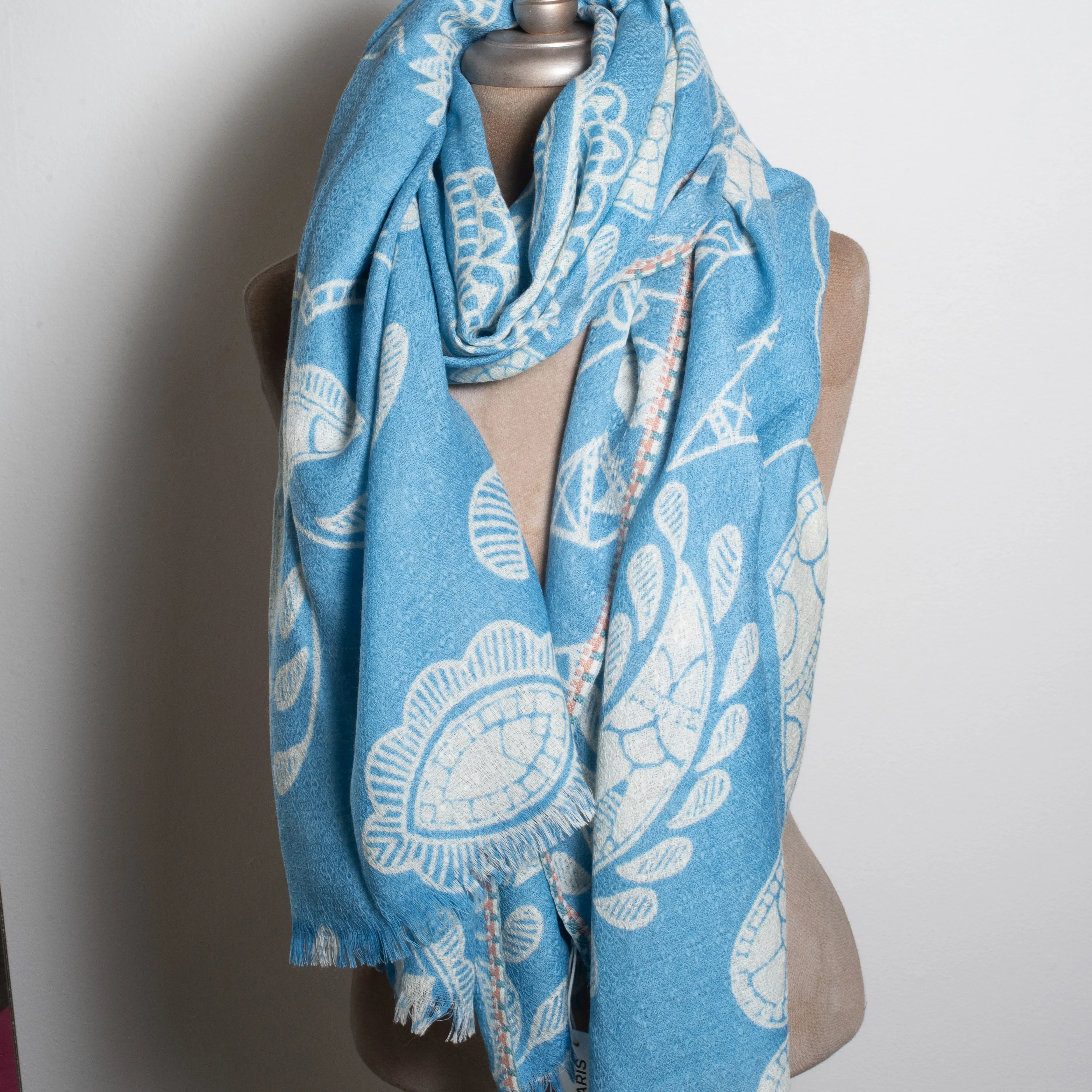 Épice "GW 2487" Leaf Stole/Scarf (sky blue)